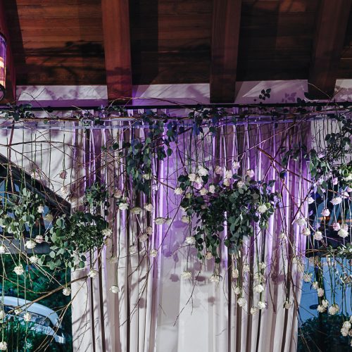 wedding-decoration-ceremony-chandelier-arch-flowers (1)